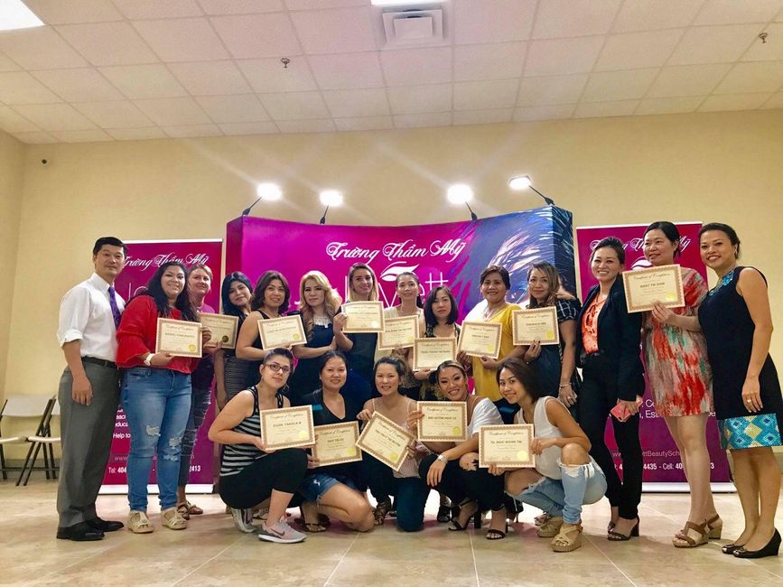 Lễ tốt nghiệp Lovett Beauty School
